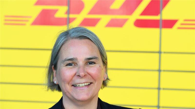 Die Post-Deutschlandchefin Nikola Hagleitner hat gut lachen: Ihre Firma ist Elektro-Vorreiter in der Paketbranche.