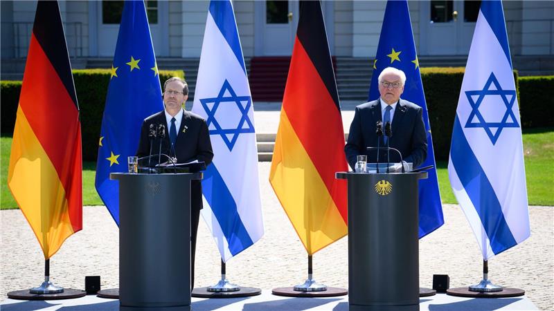 Die Präsidenten Deutschlands und Iraels, Steinmeier und Herzog, berichten in einer Pressekonferenz über ihr Gespräch.