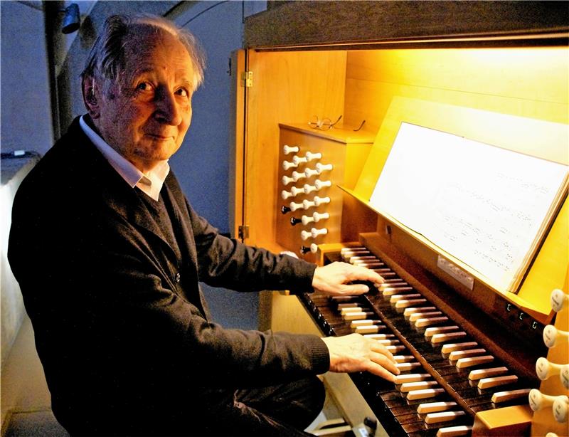 Tausend Konzerte mit Freude gespielt Die Praxis an der Orgel in Neuwerk ist fester Teil seines Tagesablaufs: Am Sonntag spielt Klaus-Dieter Kern Teile aus Bachs „Kunst der Fuge“ für sein Publikum.