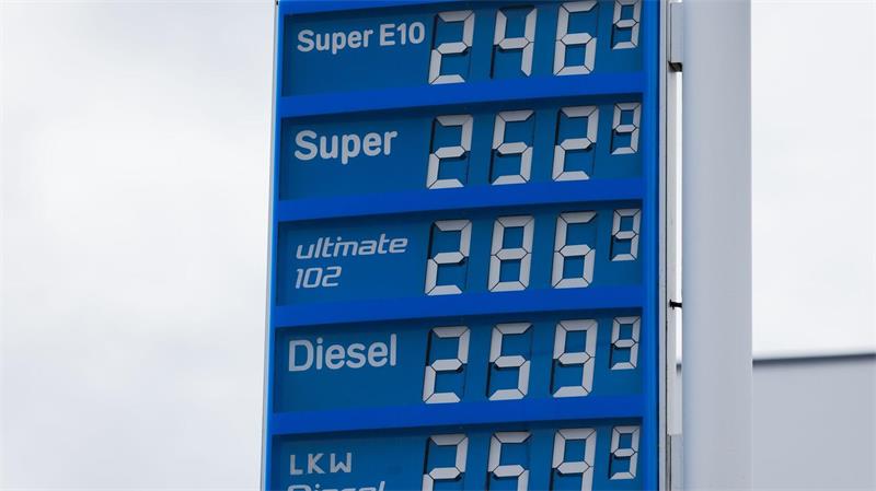 Die Preise für Benzin und Diesel in Deutschland haben zuletzt Rekordhöhen erreicht. (Archivbild)