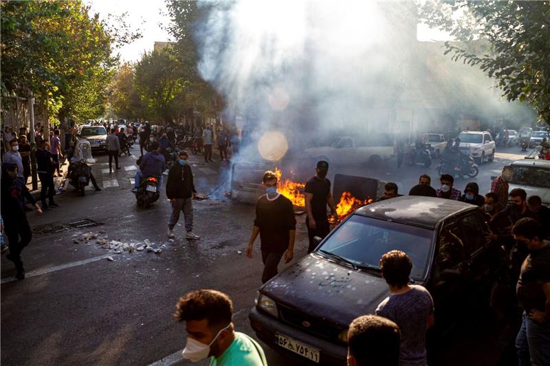 Bericht: Irans Polizei setzt Drohnen bei Protesten ein Die Proteste im Iran richten sich gegen das Regime, nach dem Tod der 22-jährigen Mahsa Amini in Haft der Sittenpolizei.
