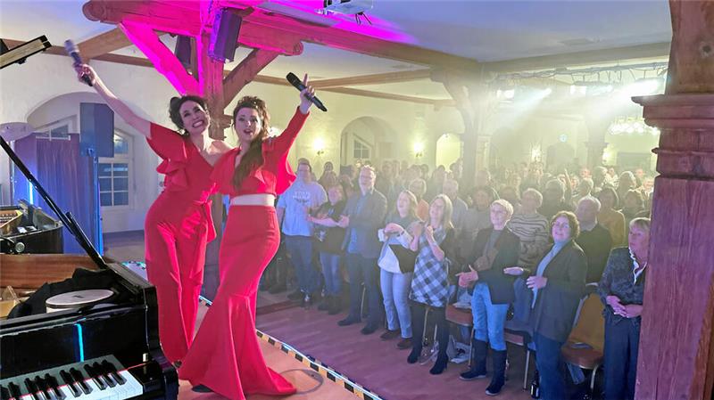 Die Queenz of Piano, hier bei einem Auftritt im Februar 2023, kommen mit einem Winterprogramm ins Bündheimer Schloss.