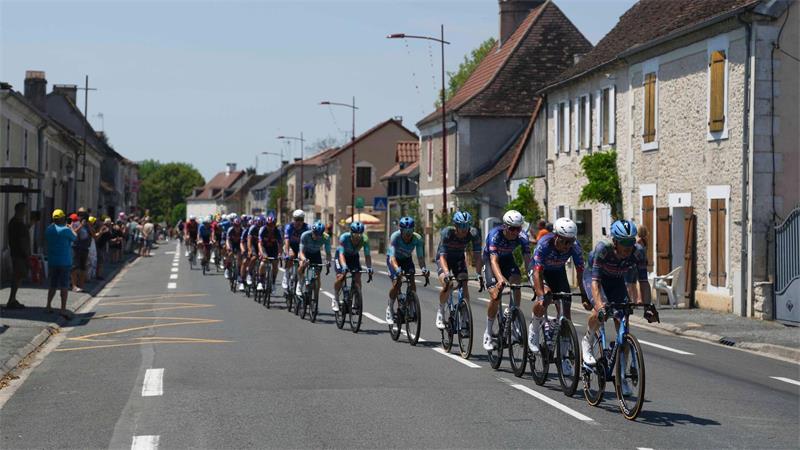 Tour: Merlier gewinnt erneut - Philipsen sucht seine Form Die Radprofis bei der Tour de France.