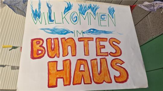 Die „Rainbows“ veranstalten in ihrem bunten Haus im Wildemanner Spiegeltal ein Netzwerktreffen zur nachhaltigen Entwicklung des Harzes.