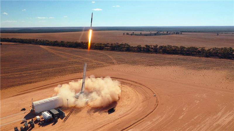 Rakete eines deutschen Start-ups hebt mit Kerzenwachs ab Die Rakete startete um 14:40 Uhr Ortszeit in Koonibba, Australien. Sie wird mit Paraffin (Kerzenwachs) und flüssigem Sauerstoff angetrieben.