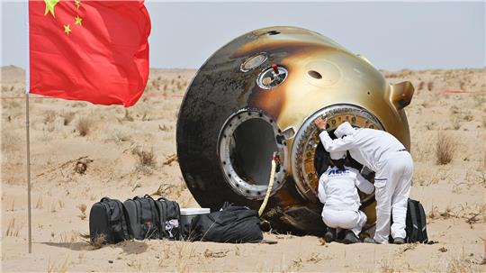Die Raumkapsel der „Shenzhou 19“ landete in der Wüste in der Inneren Mongolei. 