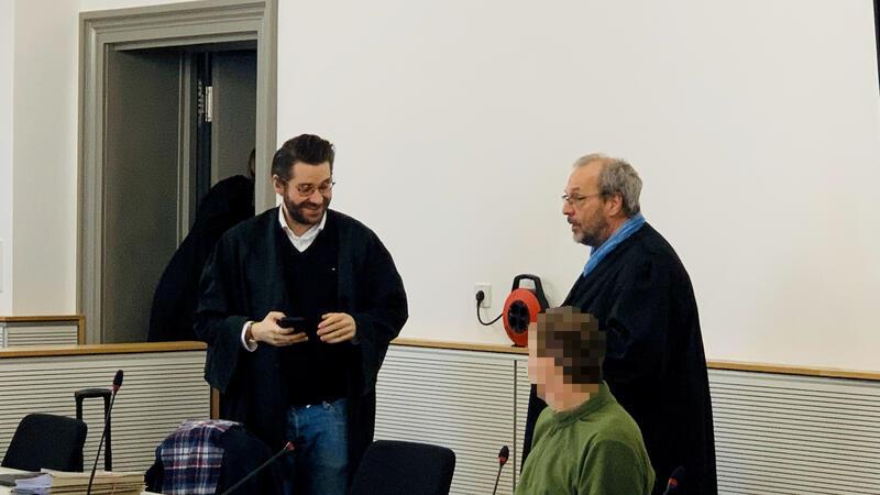 „Feuerteufel-Prozess“: Blatt wendet sich zugunsten des Angeklagten Die Rechtsanwälte Jan Rosenbusch und Matthias Kracke lassen nichts unversucht, um Löcher in das Indiziengerüst gegen den einschlägig vorbestraften Mann aus Clausthal-Zellerfeld zu schlagen.