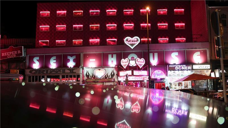 Reeperbahn-Spagat: Zwischen geiler Meile und Touri-Kulisse Die Reeperbahn bei Nacht zu erkunden, gehört für viele zu einem Hamburg-Besuch dazu.