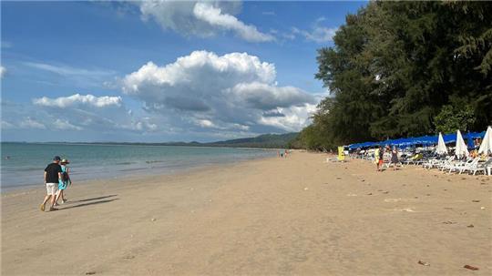 Die Region Khao Lak ist für schöne Sandstrände bekannt und gerade bei deutschen Touristen beliebt. (Archivbild)