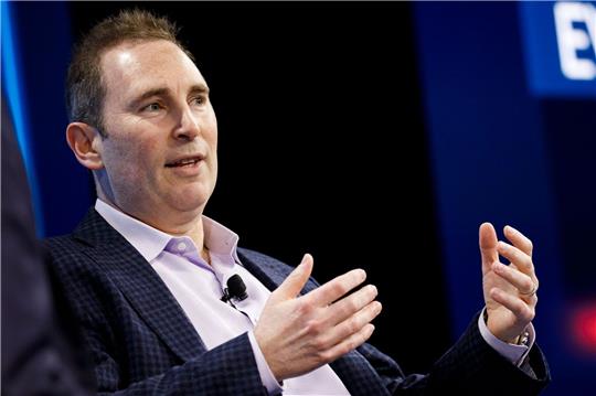 «Die Regulierer im Westen machten damit letztlich deutlich, dass sie diesen zwei großen chinesischen Firmen bei Plänen vom Zuhause von US-Verbrauchern mehr vertrauen als Amazon»: Andy Jassy.