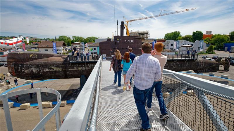 Ein U-Boot zum Staunen und Hören: U17 ist nun zugänglich Die Reise von U17 von Kiel nach Sinsheim hatten Tausende Menschen entlang der Strecke verfolgt.