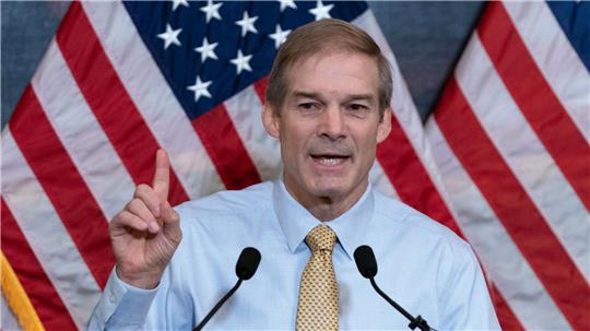 Die Republikaner im Justizausschuss des US-Repräsentantenhaus um den Vorsitzenden Jim Jordan wollen eine Gebühr auf Asylanträge erheben. (Archivbild)