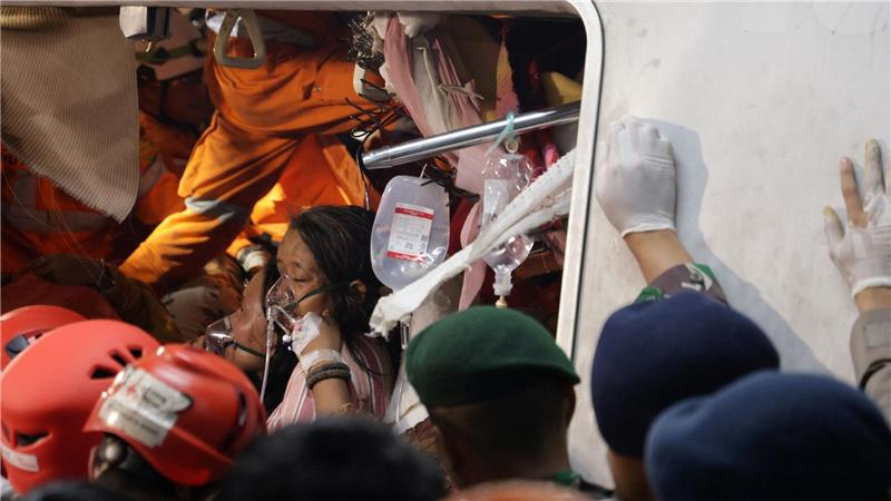 Die Rettungskräfte waren viele Stunden im Einsatz.