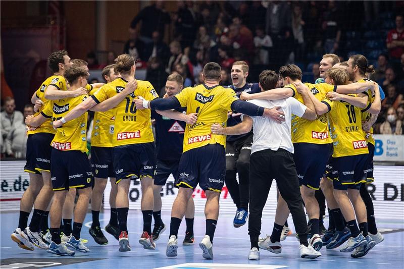 Magdeburg und Rhein-Neckar Löwen im Pokal weiter Die Rhein-Neckar Löwen konnten sich bei der MT Melsungen durchsetzen.
