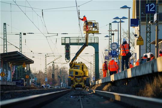 Die Riedbahn soll ab Mitte Juli für fünf Monate gesperrt und komplett saniert werden.