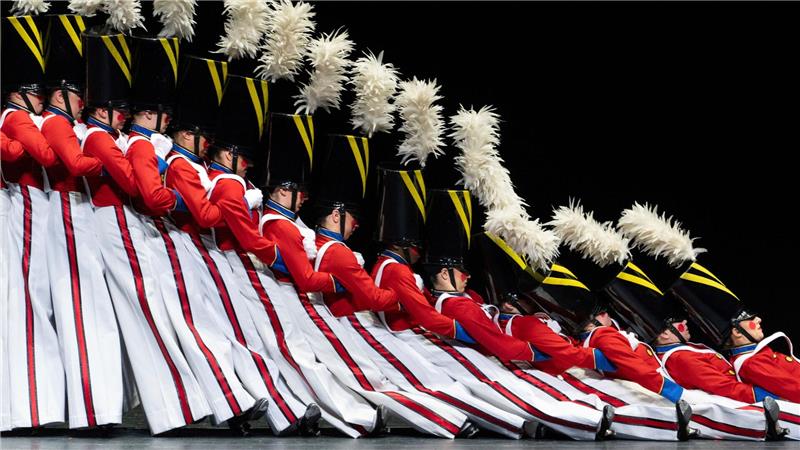 100 Jahre Showtanzgruppe „Rockettes“ - noch zeitgemäß? Die „Rockettes“ tanzen die Parade der Holzsoldaten während der Weihnachtshow. (Archivbild)