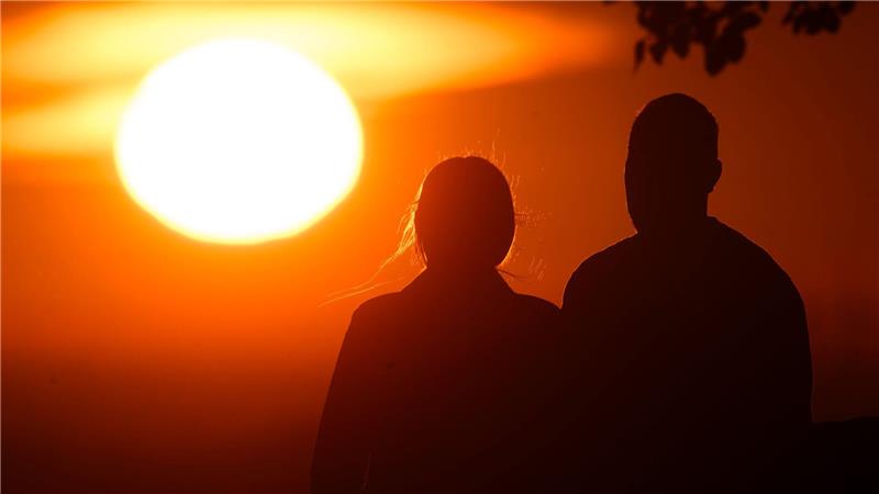 Die Rückkehr der Romantik fällt in eine Zeit emotionaler Erschöpfung. (Symbolbild)