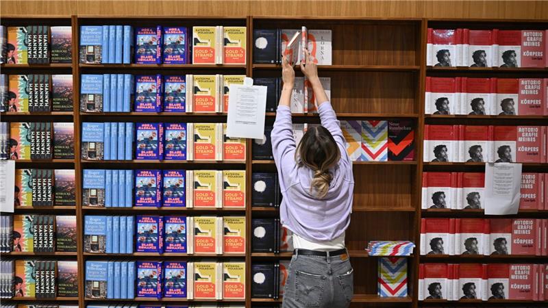 Mit Fischer verlässt zweiter großer Verlag Frankfurt Die S. Fischer Verlage sind auf der Frankfurter Buchmesse stark präsent. (Archivbild)
