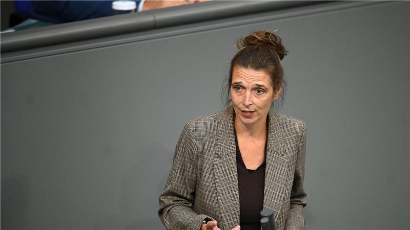 Abgeordnete kündigen Ablehnung von Streckenneubau an Die SPD-Abgeordnete Stadler sagt, sie werde im Parlament gegen die Neubaustrecke stimmen. (Archivbild)