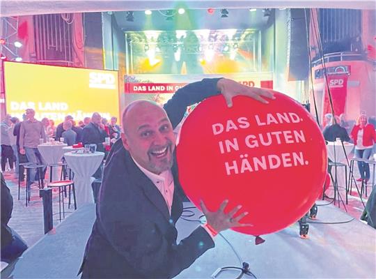 Die SPD feiert ihre Wahlparty im Capitol Hannover – mit dabei ist der neue Landtagsabgeordnete Alexander Saade. Foto: GZ-Archiv