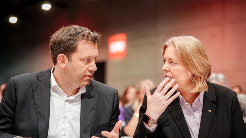 Merz will fünf Milliarden beim Bürgergeld sparen Die SPD pocht in der Koalition auf dem Erhalt sozialer Standards - hier die Parteichefs Bärbel Bas und Lars Klingbeil (Foto: Archiv).