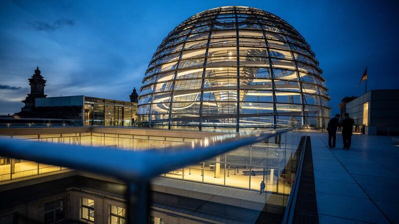 Wahlrechts-Urteil: SPD sieht keinen akuten Handlungsbedarf Die SPD sieht nach dem Karslruher Wahlrechts-Urteil keinen akuten Handlungsbedarf. Archivbild