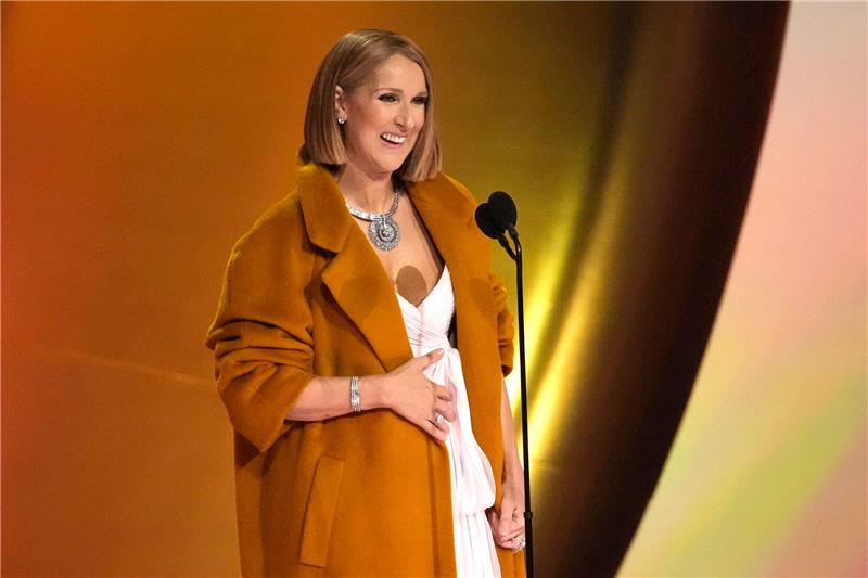 Céline Dion auf Vogue-Cover - und spricht über Erkrankung Die Sängerin Céline Dion will ihren Kampf gegen ihre Krankheit in dem Dokumentarfilm «I Am: Céline Dion» festhalten.