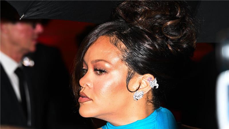 Die Sängerin sei zu Hause gewesen, es sei aber niemand verletzt worden, teilte die Polizei in Los Angeles (LAPD) mit.