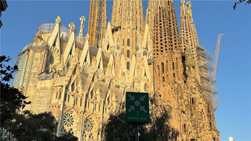 Deutsches Kreuz auf Sagrada Família ist fertig Die Sagrada Familia ist bereits seit Oktober höher als das Ulmer Münster und damit die höchste Kirche der Welt.
