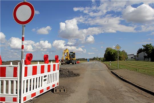 Die Sanierung auf der K 46 bei Harlingerode wird mindestens eine Woche später abgeschlossen als geplant. Foto: Fricke