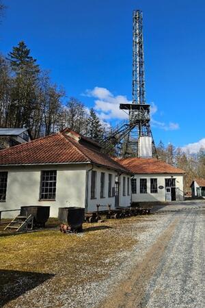 Harzwasserwerke sanieren historischen Ausbau am Knesebeckschacht Die Schachtanlage Knesebeck gehört zur 1992 stillgelegten Grube „Hilfe Gottes“ in Bad Grund.