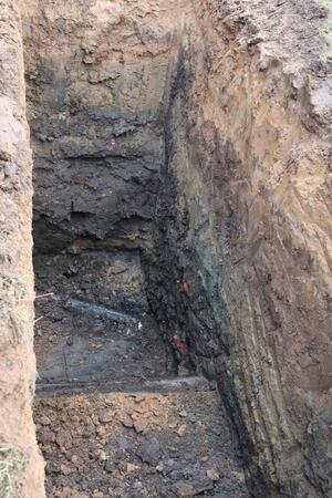 „Wasser für die Klo-Spülung aus Gartenteich genommen“ Defektes Rohr in der Erde