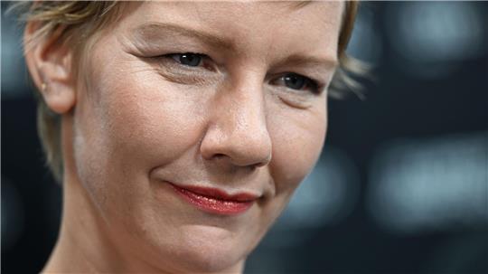 Die Schauspielerin Sandra Hüller soll beim Filmfest ausgezeichnet werden. (Archivbild)