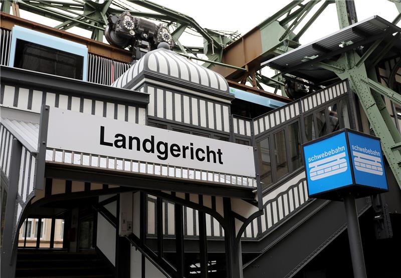 Die Schwebebahn-Haltestelle Landgericht in Wuppertal.