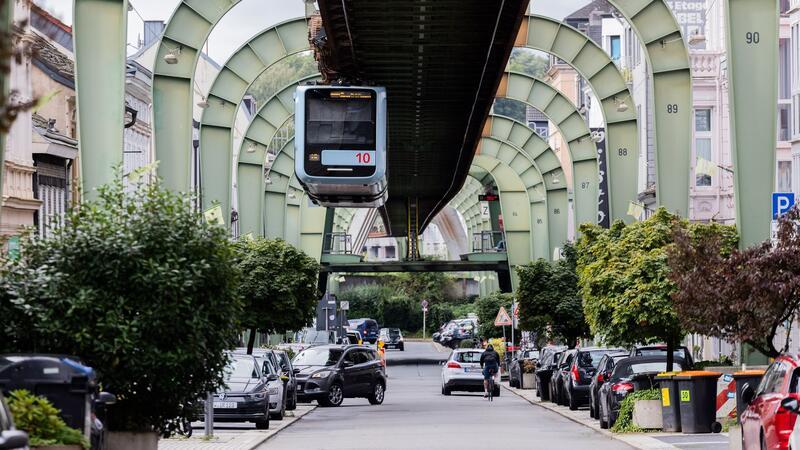 „Marco Polo“ preist Dessau, Chemnitz und Wuppertal an Die Schwebebahn ist schon länger ein Coolheitsfaktor der Stadt Wuppertal. Nun wird sie explizit als Reiseziel für 2025 empfohlen.