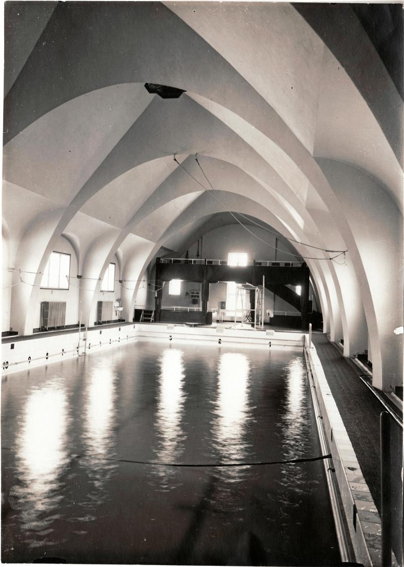 Die Schwimmhalle der TU Clausthal kann 1927/28 nur mit der Hilfe des Vereins von Freunden gebaut werden. Die Aufnahme stammt aus dem Jahr 1930.  Foto: TU Clausthal