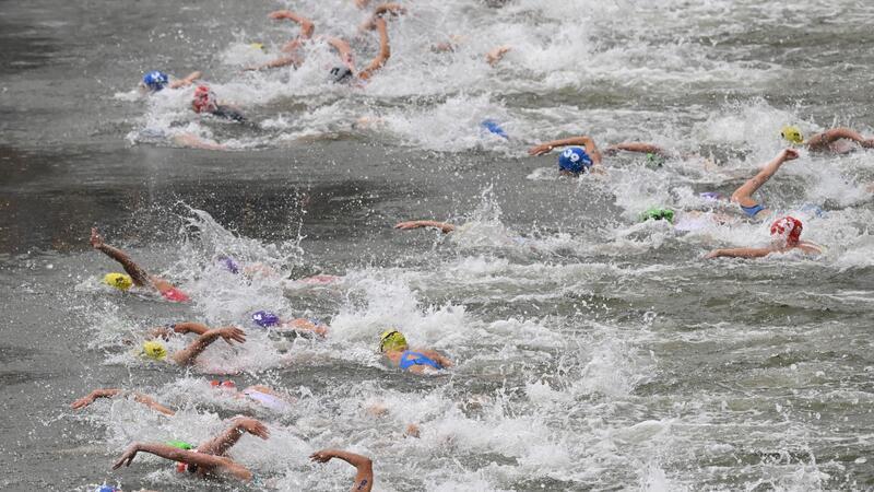 „Großes Kino“: Triathleten stürmen zu Gold im Staffel-Krimi Die Schwimmstrecke in der Seine hatte vorab für Diskussionen wegen der schlechten Wasserqualität gesorgt.