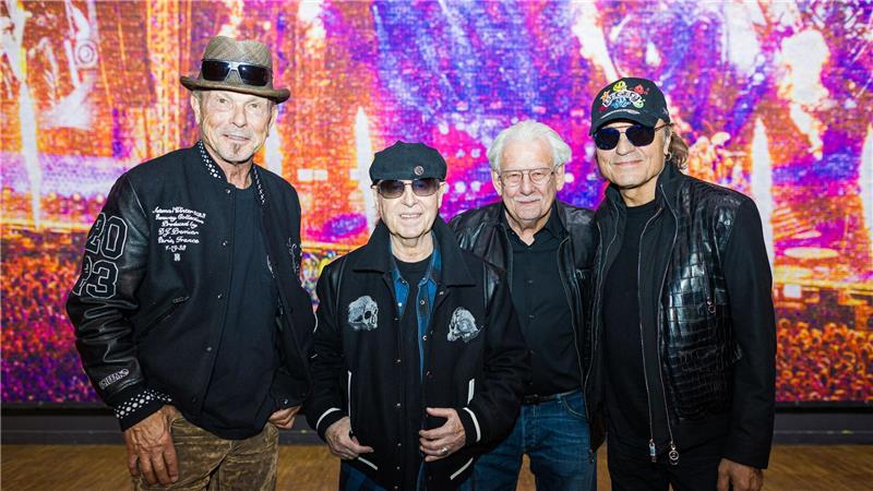 Die Scorpions während der Vernissage der Fotoausstellung „Pixel of Rock“.