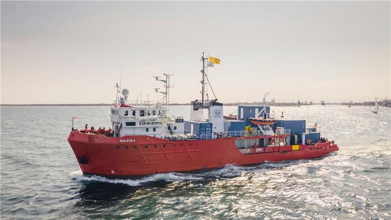 Die «Sea-Eye 4» erreichte mehrere Tage nach der Bergung von Bootsmigranten im Mittelmeer einen hafen in Italien. (Archivbild)