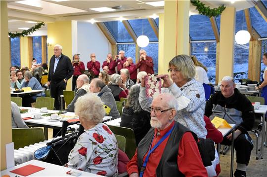 Die Seniorenvertretung organisiert im Dezember einen stimmungsvollen Senioren-Kaffeenachmittag für den Lions-Club Goslar-Kaiserpfalz im Berufsförderungswerk (INNtegrativ). 240 Seniorinnen und Senioren sind der Einladung gefolgt. Archivfoto: Kempfer