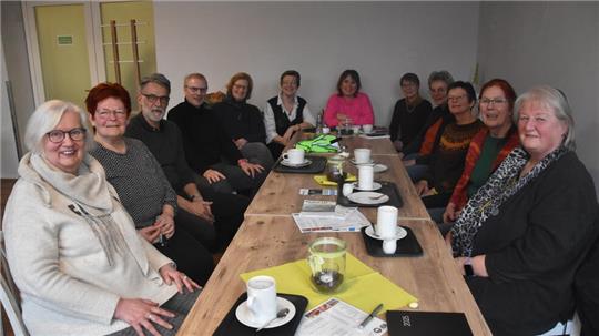 Die „Seniorpartners in School“ treffen sich einmal monatlich im Goslarer Hofcafé.
