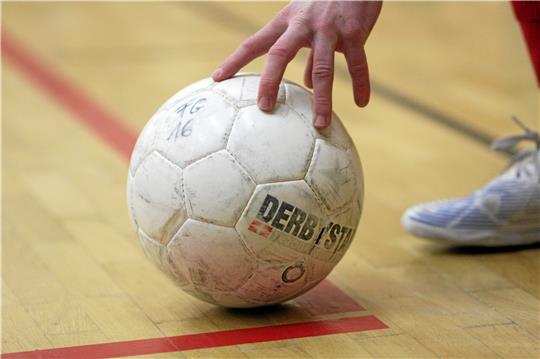 Die Serie der Hallenfußballturniere im Nordharz wird an diesem Sonntag beim Turnier der SG Bredlem/Astfeld in Langelsheim fortgesetzt. Foto: Gietemann