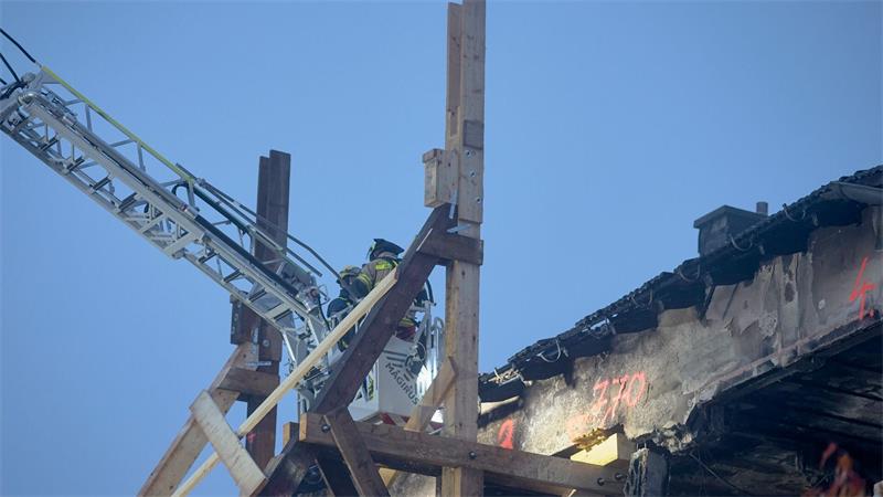 Hausexplosion in Regensburg: Zwei Leichen entdeckt Die Sicherungsmaßnahmen liefen die Nacht hindurch.