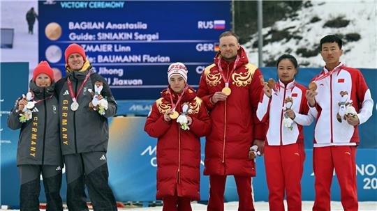 Die Siegerehrung mit Deutschland, Russland und China. 