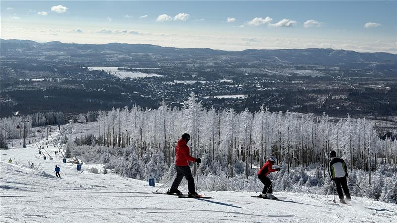 Saisonbilanz: Wintersportler hatten am Wurmberg 45 Skitage Die Ski- und Snowboardfahrer am Wurmberg haben an einigen Tagen bestes Wetter und eine weite Aussicht.