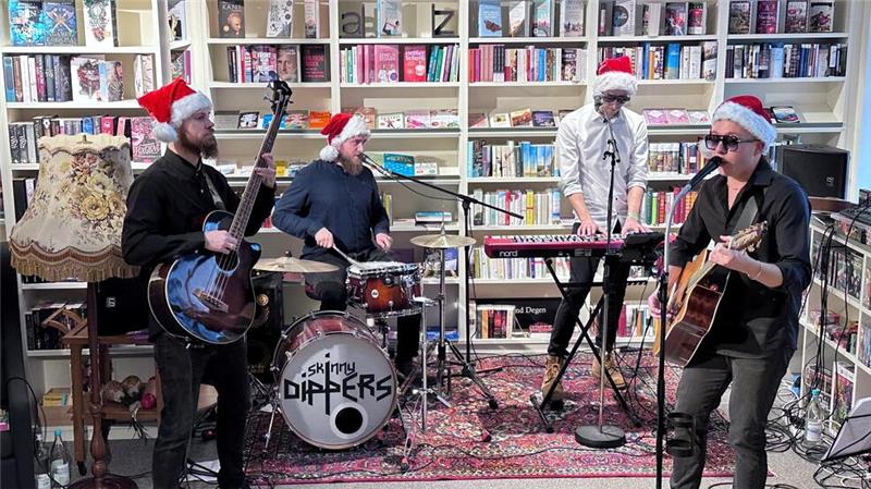 Die Skinny Dippers: (v.l.) David Bauer, Leif Honig, Julius Rettberg und Luca Weber.