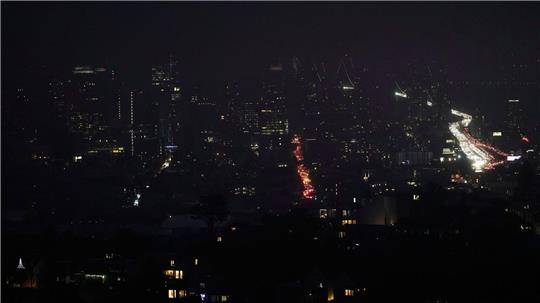 Die Skyline der nordkalifornischen Metropole ist ungewöhnlich dunkel.