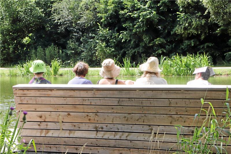 Die Sonne brennt beim sommerlichen Laga-Besuch. Da ist die Wahl der richtigen Kopfbedeckung nicht unwichtig. Foto: Gereke