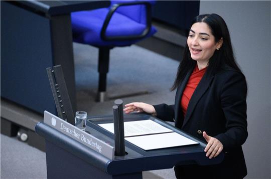 Die Sorge vor Rechtsextremismus sei in der Mehrheit der Gesellschaft angekommen, sagt Reem Alabali-Radovan (SPD).