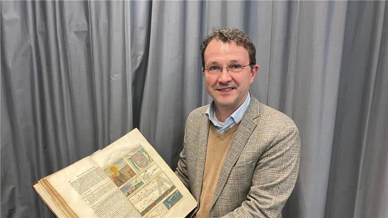 Die Sozinianer-Bewegung habe mit ihren Ideen und Schriften die Aufklärung in Europa mit vorbereitet, sagt der Leiter der Emder Johannes a Lasco Bibliothek, Kęstutis Daugirdas. 